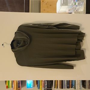 Green loose turtle neck